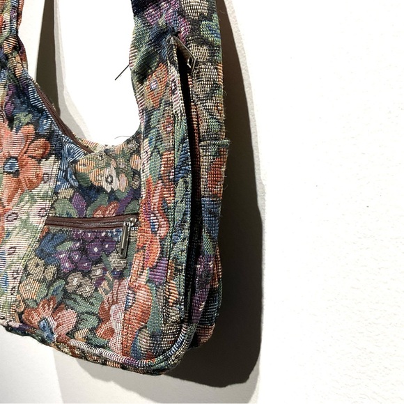 Vintage Tapestry Shoulder Bag Purse With Two Zippered Pouches On Outside - Picture 5 of 6